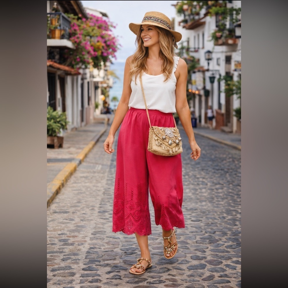 Anthropologie  NWT Wide-Leg Eyelet Crop Pants Size 4.